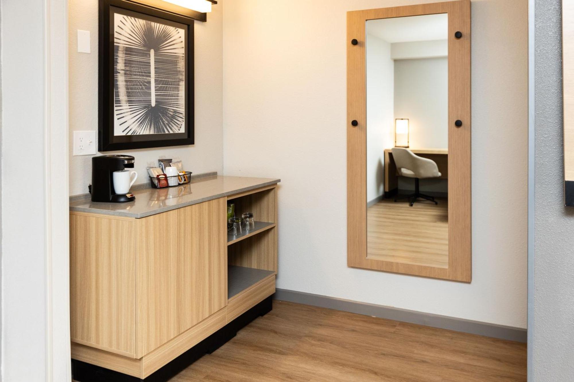 Hyatt Place Charlotte Arrowood Exterior photo